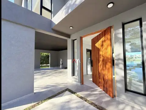 Casa 7 ambientes con 6 baños