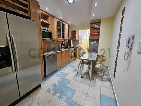 Departamento en Alquiler con 1 cocheras