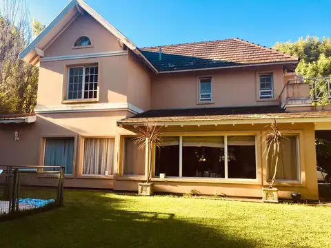 Casa en Venta en Solar Del Bosque, USD 260.000