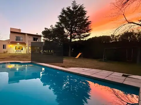 Casa en venta c/ cochera en Luján de Cuyo