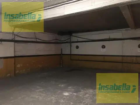 Cochera enAv.  Luro entre Cordoba y Santiago del Estero