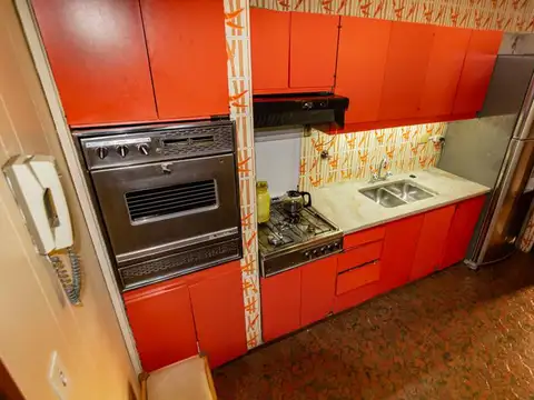 Casa 10 ambientes con 2 baños