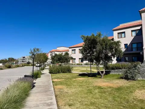 Complejo Buena Vid , 25 de mayo 100