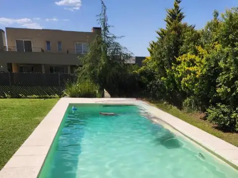 Casa en Alquiler en Pilar del Este - Santa Guadalupe, USD 1.350