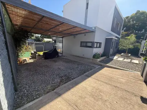 VENTA CASA 3 DORMI EN VILLA RIVERA INDARTE CÓRDOBA