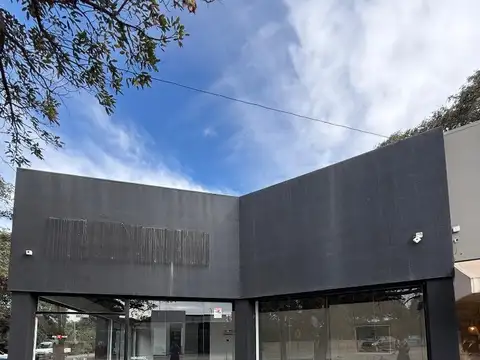 Local en Alquiler Via Pública