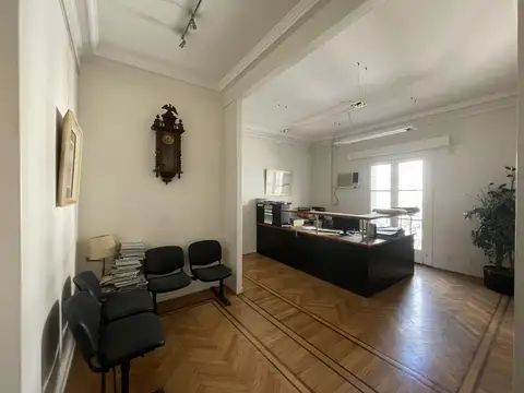 Oficina 4 ambientes con 2 baños