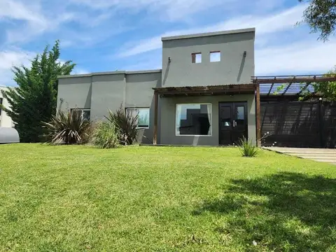 Casa en Alquiler de 3 dormitorios