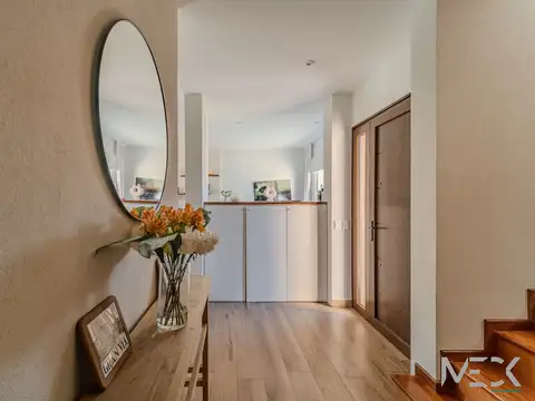 Casa 6 ambientes con 4 baños