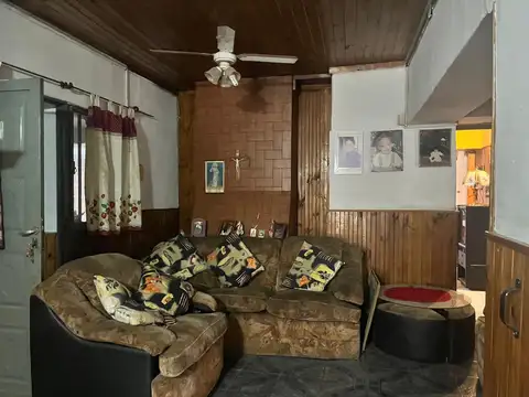 Casa 5 ambientes con 2 baños