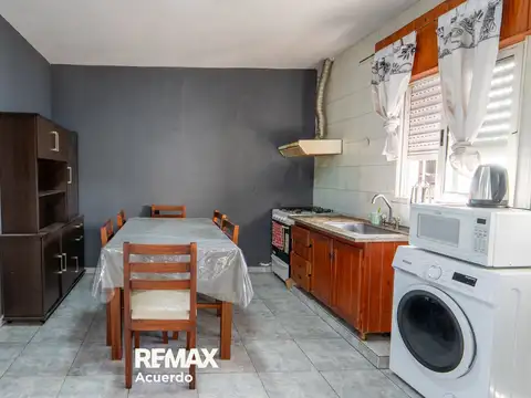 VENTA - 2 LOCALES, CASA Y 2 COCHERAS - SAN NICOLAS