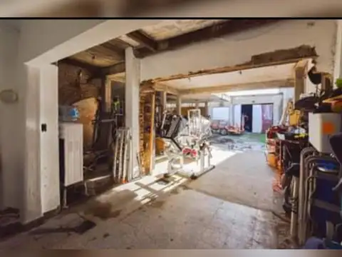 Galpon en Venta 10  mts Frente