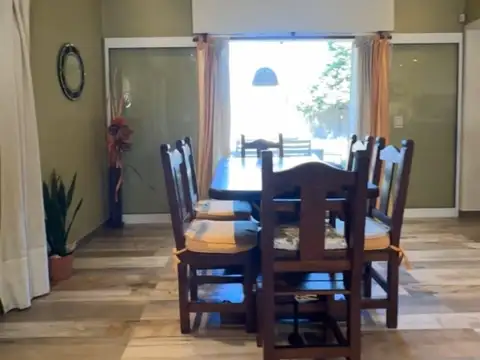 Casa 4 ambientes con 3 baños