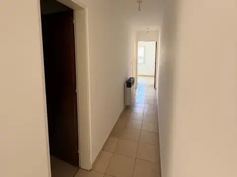 Casa en Alquiler con 2 cocheras
