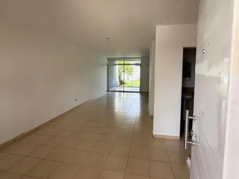 Casa en Alquiler en Nuevo URCA, $ 1.700.000
