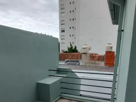 Depto Tipo Casa en Venta al Este