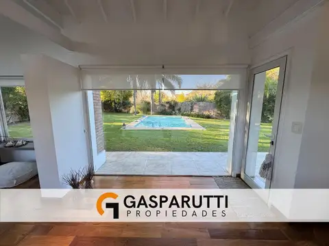 Casa 5 ambientes con 4 baños