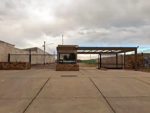EXCELENTE LOTE CENTRAL DE 300M2 B° PRIVADO LA HERRADURA, CALLE VIDELA ARANDA, CRUZ DE PIEDRA, MAIPU.