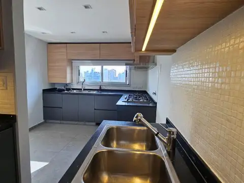 Sarmiento 700, Piso 8