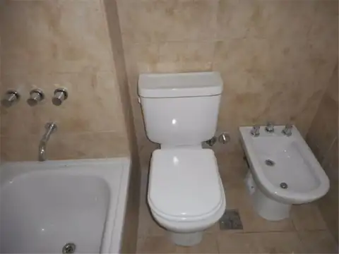 Departamento en Alquiler en Parque Chacabuco, $ 900.000
