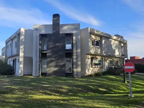 Casa en venta en Altos de  Campo Grande ,Pilar , Del Viso