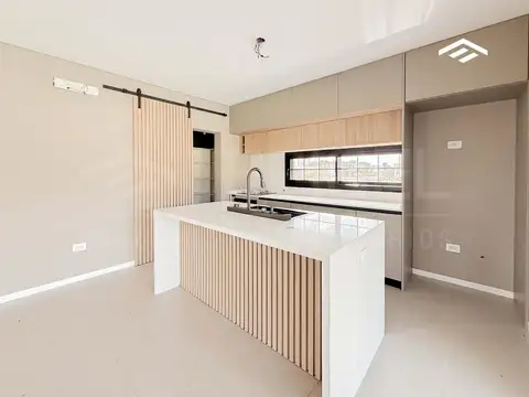 CASA EN VENTA A ESTRENAR - CANNING CHICO PISCINA Y 4 DORM.