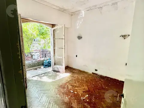 Depto Tipo Casa 5 ambientes con 2 baños