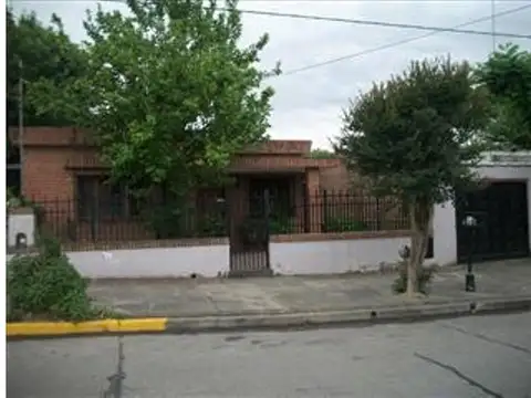 Primero De Mayo 200