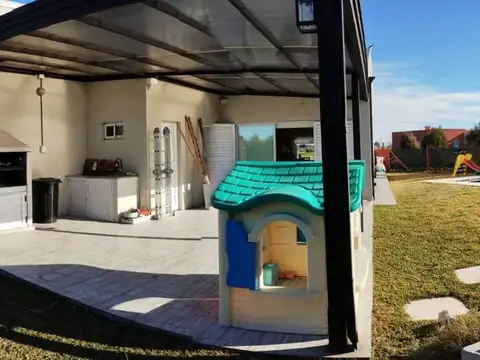 Excelente Casa 3 Ambientes c/Parrilla - Pileta - Quincho