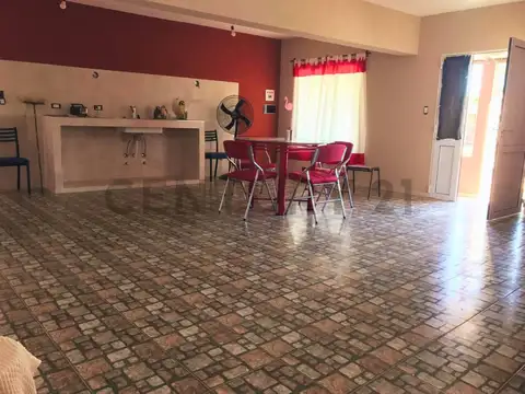Casa 2 ambientes con 1 baño