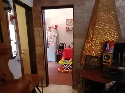 Casa 2 ambientes con 1 baño