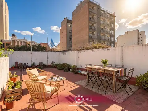Venta departamento tipo ph 2 ambientes 110M² balcón terraza a reciclar en Balvanera San Cristóbal
