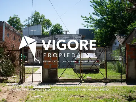 Casa en venta c/ cochera en Rafael Calzada