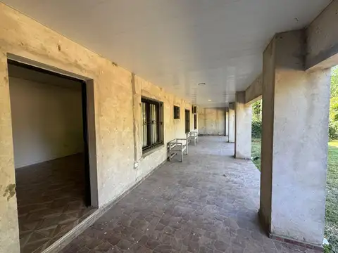 Casa en Alquiler con 1 cochera