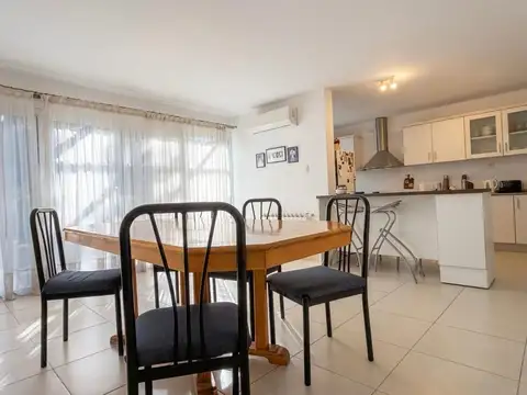 CASA EN ALQUILER BARRIO RINCÓN DE ARAOZ
