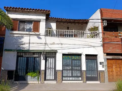 VENTA CASA 4 AMB, QUINCHO ,PISCINA CIUDADELA SUR