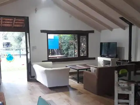 Casa en Alquiler Temporal con 4 cocheras