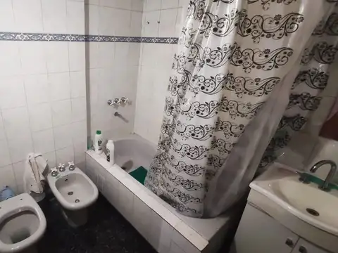 Venta | Casa de Planta Alta | 3 Dormitorios | Granadero Baigorria | Bo. Los Robles
