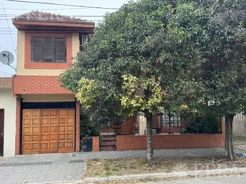 Venta casa 5 ambientes con cochera en Ezpeleta Quilmes