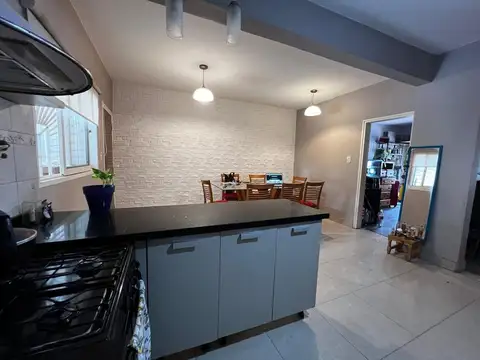 Casa mas departamento en barrio Ayacucho, Cordoba