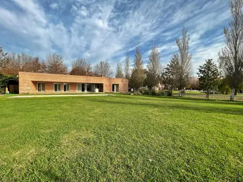 Casa en Venta con 1 cochera