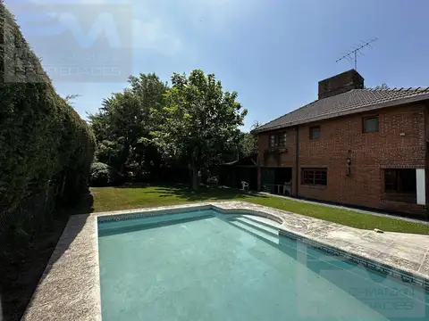 Casa 4 ambientes con 3 baños