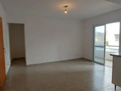 Departamento en Alquiler en San Fernando Vias  /  Libertador a Rio, $ 750.000