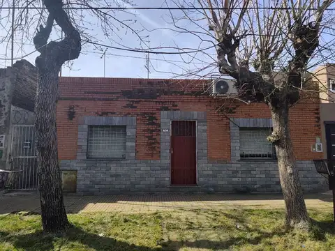 Venta, tres ambientes, dos baños, apto credito