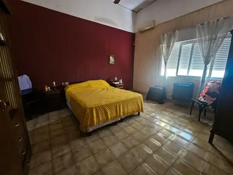 Venta Casa tres dormitorios. Almafuerte 1600