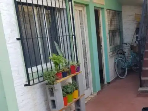 OPORTUNIDAD PH 2 1/2 AMBIENTES EN ZONA CENTRICA