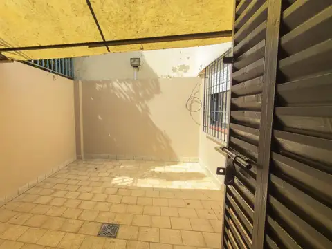 Depto Tipo Casa en Alquiler de 1 dormitorio
