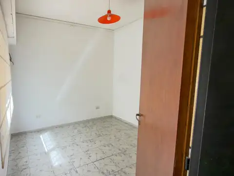 Depto Tipo Casa en Alquiler en Ramos Mejia, $ 450.000