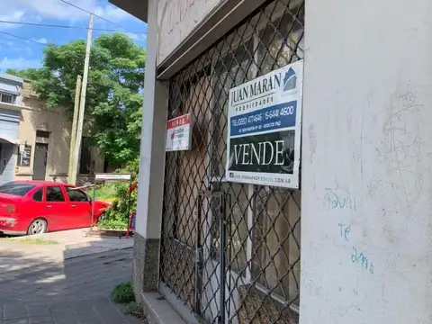 local comercial a la calle con depósito y 2 departamentos