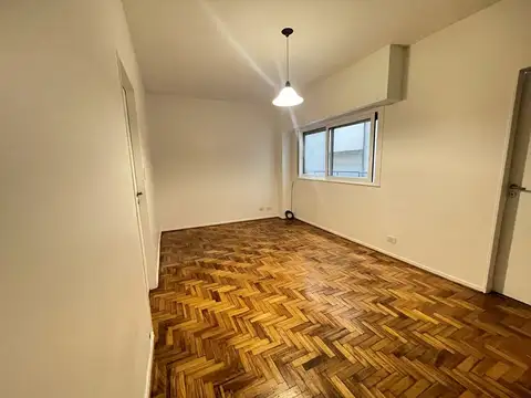 Larrea 1300, Piso 5